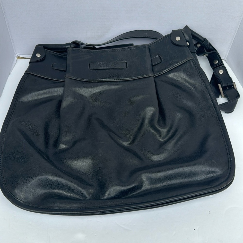 Reaction Kenneth Cole black purse